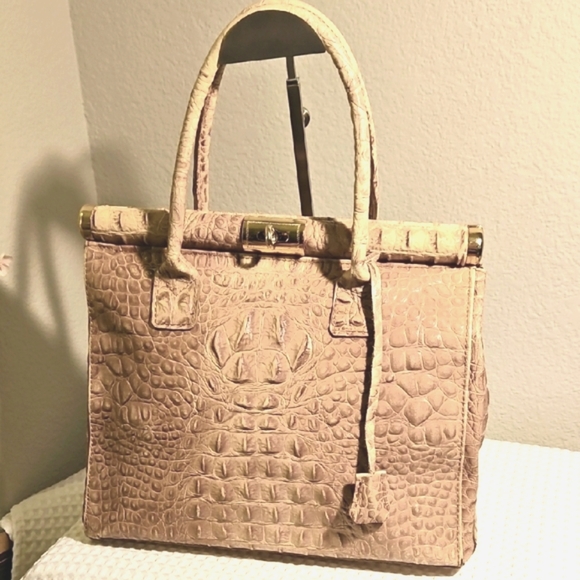 Source Unknown Handbags - Tan Crocodile Embossed Bag